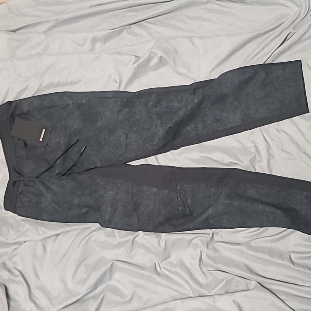 Licence to train pant